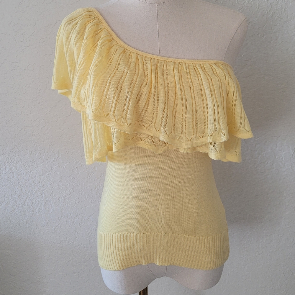 Cherry Knit top Size Small